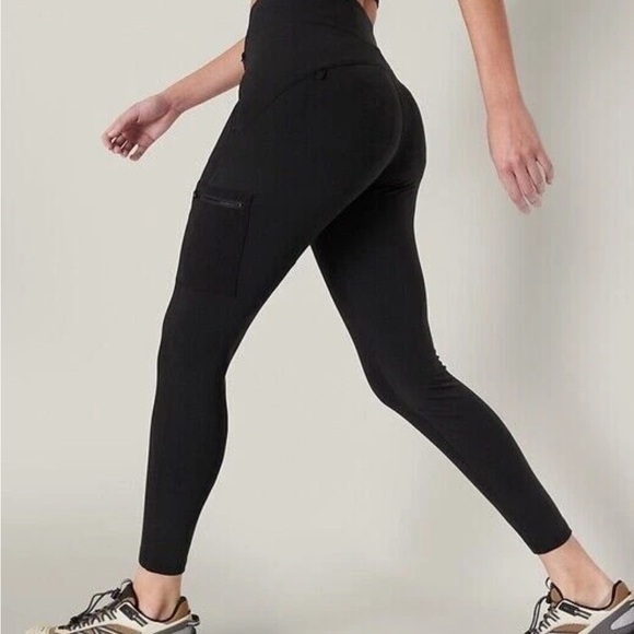 EUC Athleta Headlands Hybrid Cargo II Tights - dark charcoal/off-black size 4 - Picture 2 of 9